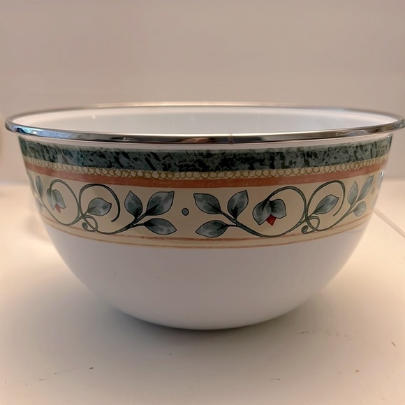 Pfaltzgraff French Quarter Enamel Covered Bowl - Picture 1 of 5